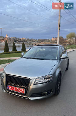 Хэтчбек Audi A3 2008 в 