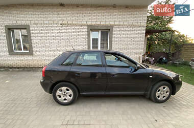 Хетчбек Audi A3 2001 в 