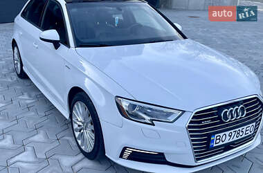 Хэтчбек Audi A3 2017 в 