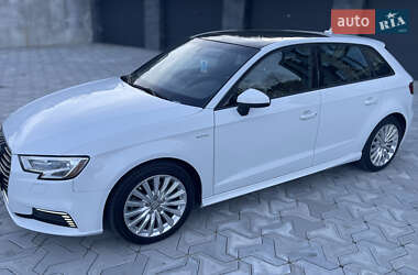 Хэтчбек Audi A3 2017 в 