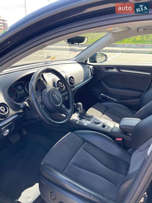 Хэтчбек Audi A3 2016 в Киеве