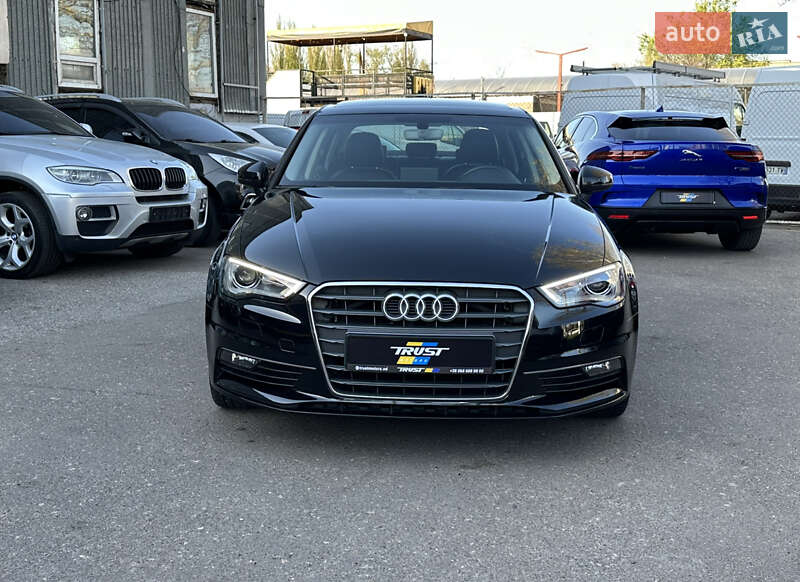 Седан Audi A3 2016 в Одессе