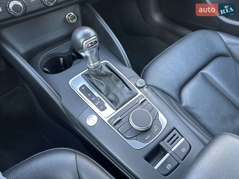 Седан Audi A3 2016 в Одессе