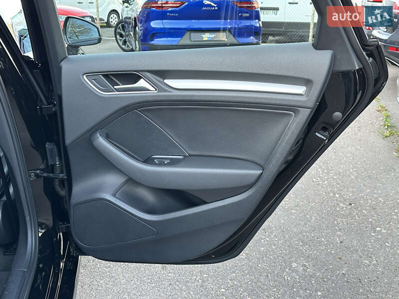 Седан Audi A3 2016 в Одессе