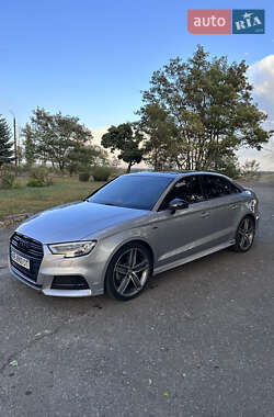 Седан Audi A3 2016 в 