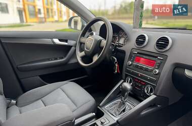 Хетчбек Audi A3 2009 в 