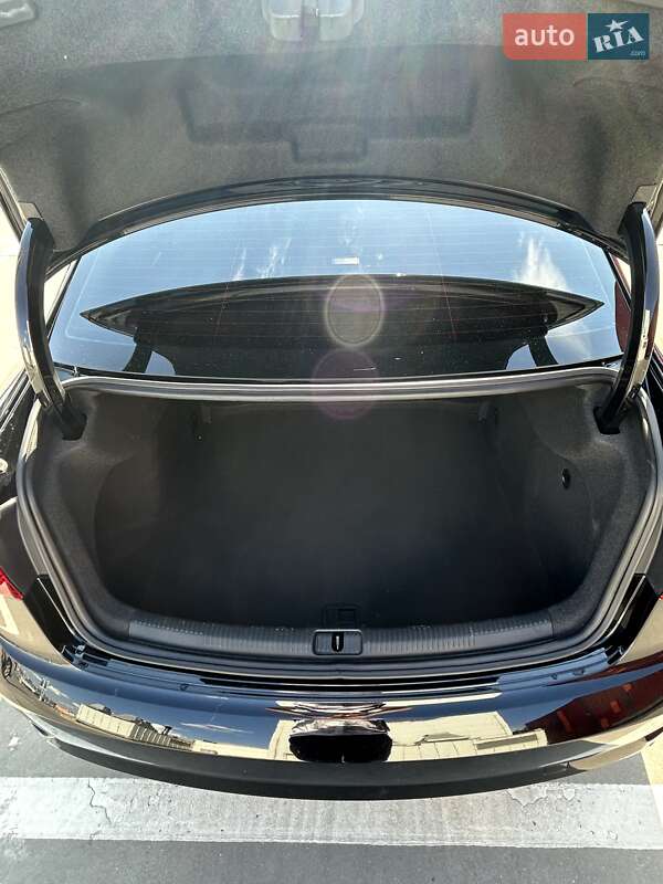 Седан Audi A3 2016 в Киеве