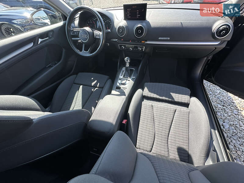 Хетчбек Audi A3 2017 в Івано-Франківську