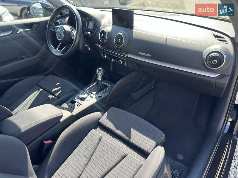 Хетчбек Audi A3 2017 в Івано-Франківську