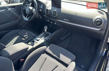 Хэтчбек Audi A3 2017 в 