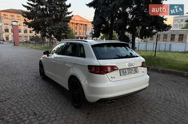 Хэтчбек Audi A3 2013 в 