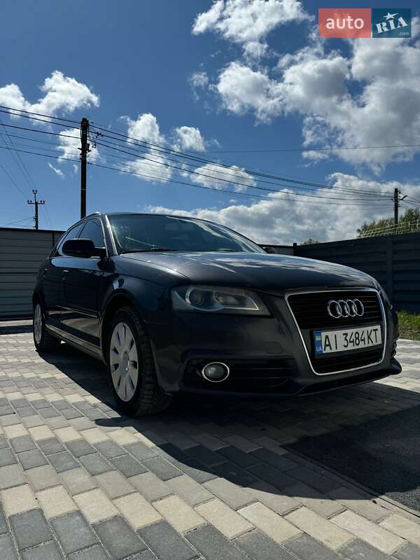 Хэтчбек Audi A3 2012 в 