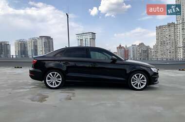 Седан Audi A3 2016 в 
