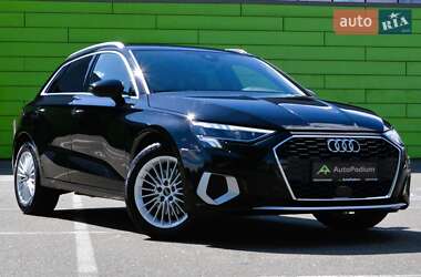 Хетчбек Audi A3 2021 в 