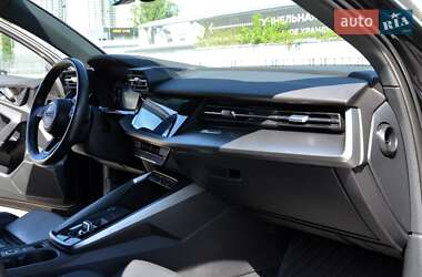 Хетчбек Audi A3 2021 в 