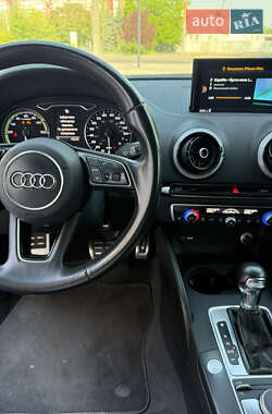 Хетчбек Audi A3 2017 в 