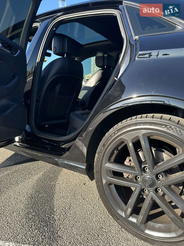 Седан Audi A3 2017 в Киеве