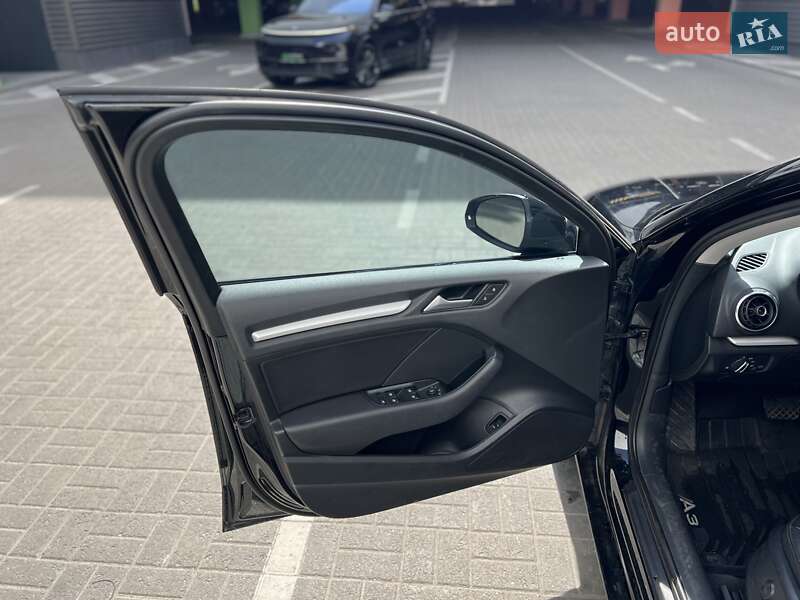 Седан Audi A3 2014 в Киеве