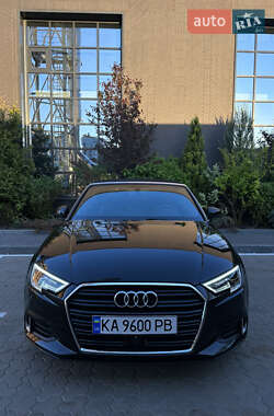 Кабриолет Audi A3 2018 в 