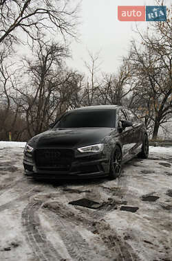 Седан Audi A3 2015 в Дніпрі