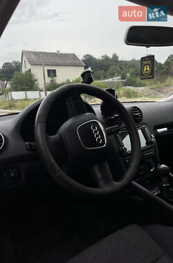 Хэтчбек Audi A3 2007 в 