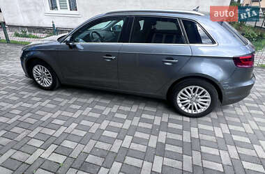 Хэтчбек Audi A3 2015 в 