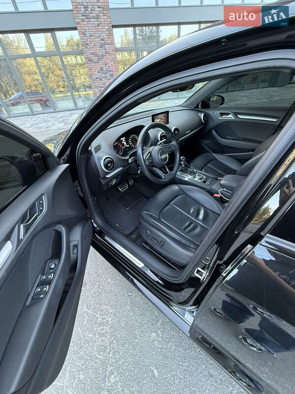 Седан Audi A3 2018 в Дніпрі