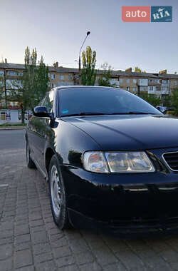Хетчбек Audi A3 1999 в 