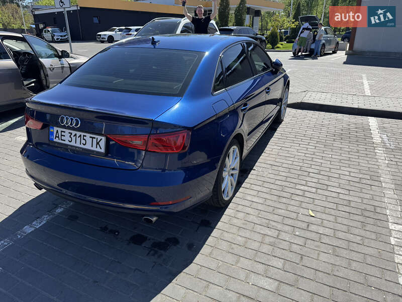 Седан Audi A3 2015 в Дніпрі