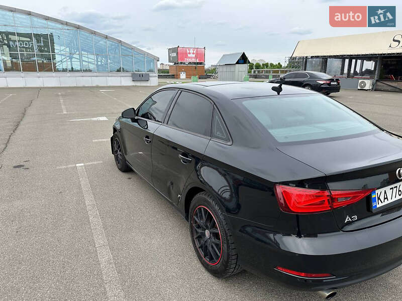 Седан Audi A3 2015 в Киеве