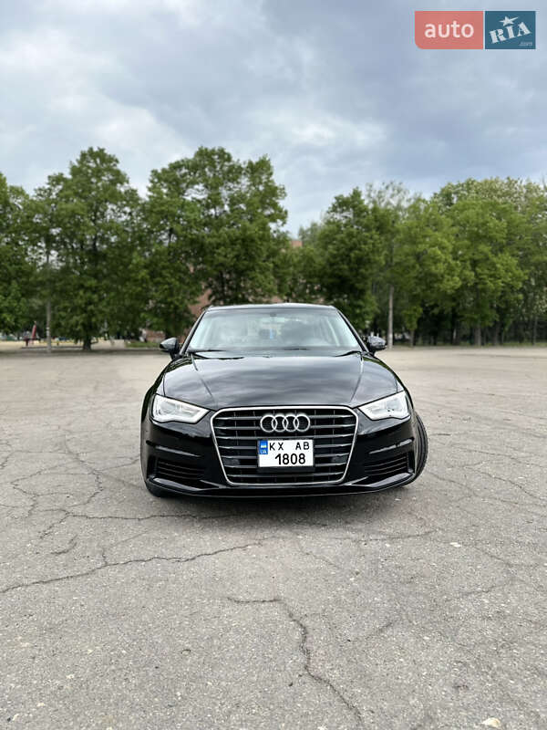 Седан Audi A3 2015 в Лозовой
