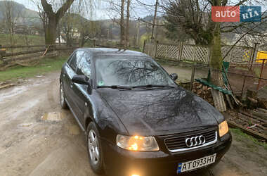 Хэтчбек Audi A3 2002 в 