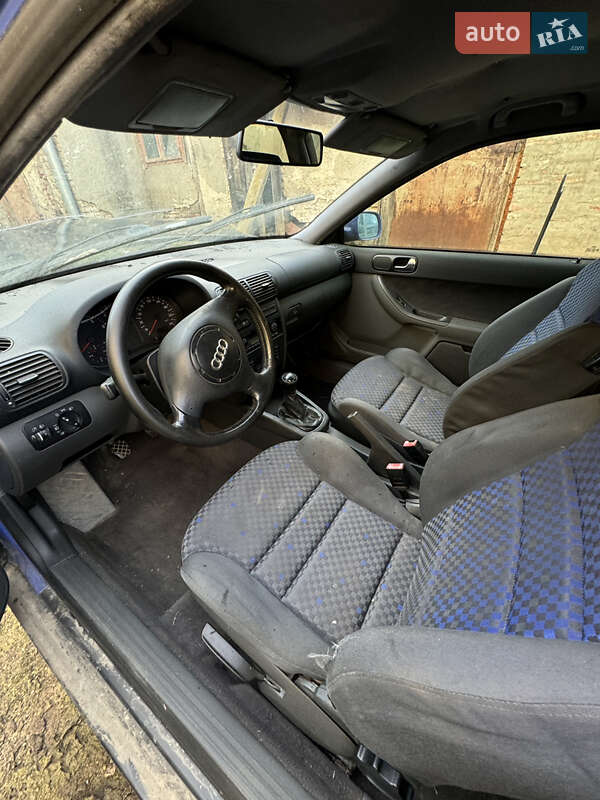Хэтчбек Audi A3 2000 в Черновцах