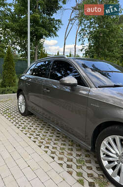 Хэтчбек Audi A3 2016 в 