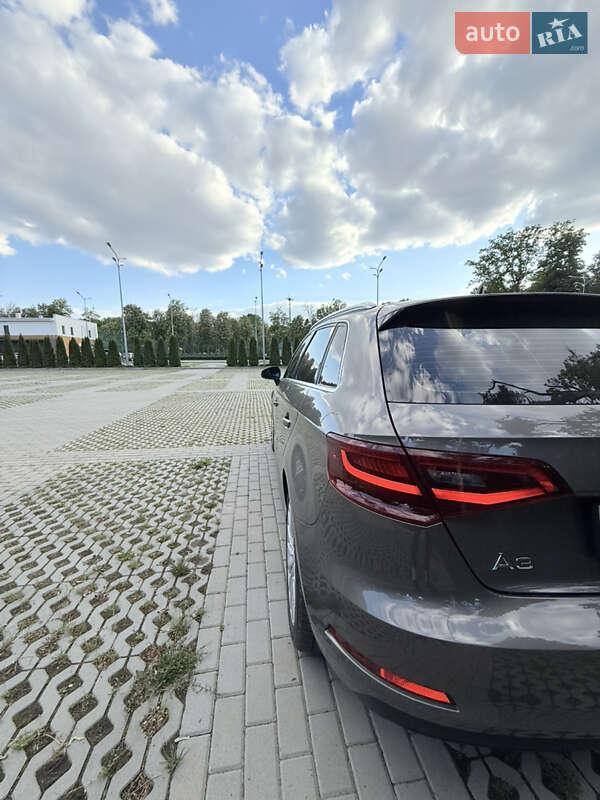 Хетчбек Audi A3 2016 в Харкові