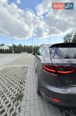 Хэтчбек Audi A3 2016 в 