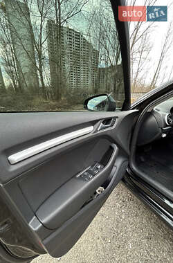 Хэтчбек Audi A3 2015 в 