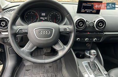 Хэтчбек Audi A3 2015 в 