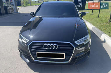 Седан Audi A3 2017 в Городке