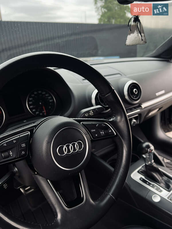 Седан Audi A3 2017 в Хырове