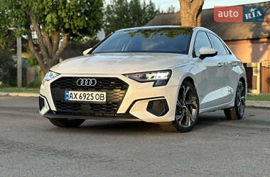 Седан Audi A3 2022 в 