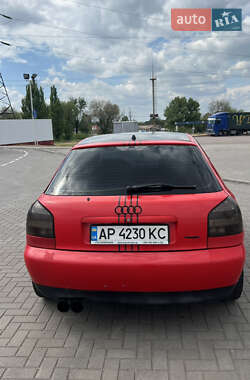 Хэтчбек Audi A3 1998 в 