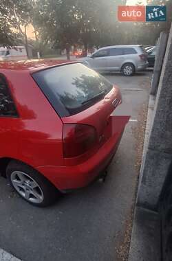 Хэтчбек Audi A3 1999 в 