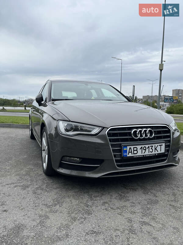 Хэтчбек Audi A3 2014 в 