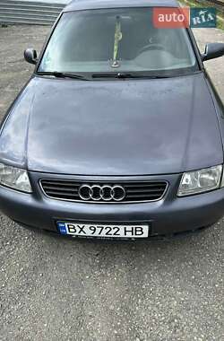 Хэтчбек Audi A3 2000 в 