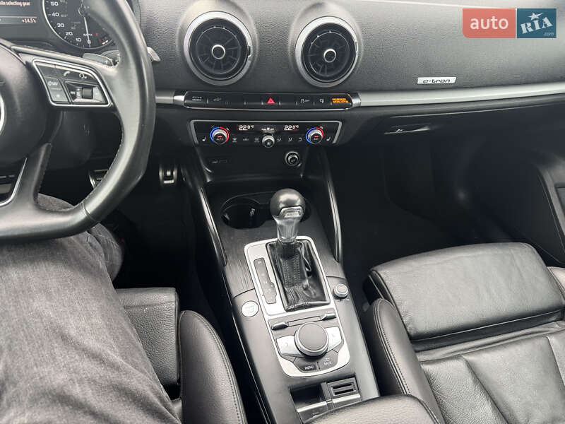 Хэтчбек Audi A3 2017 в Луцке