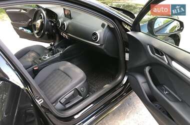 Хэтчбек Audi A3 2014 в 