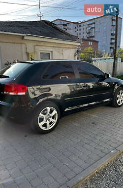 Хэтчбек Audi A3 2006 в 