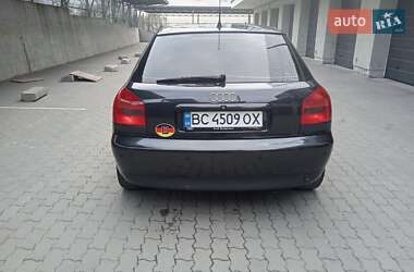 Хетчбек Audi A3 1999 в 
