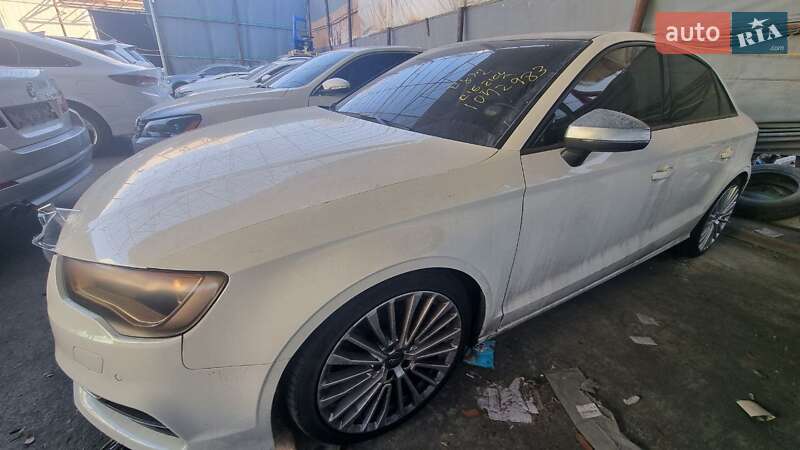 Седан Audi A3 2014 в Львове